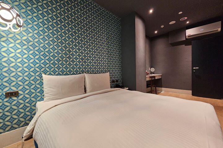 Room 22 of 49