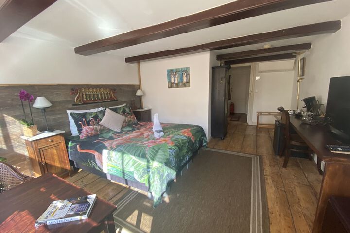 Room 16 of 51