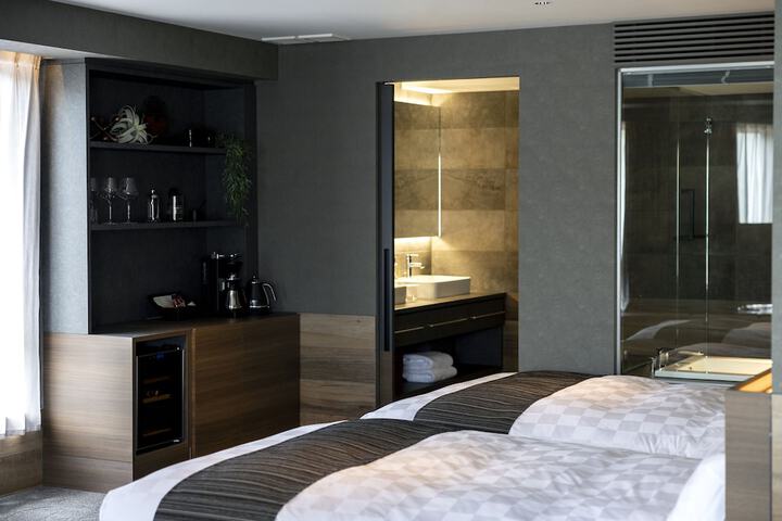 Room 17 of 114