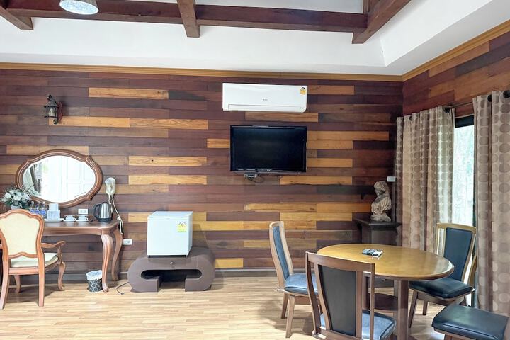 Room 3 of 34