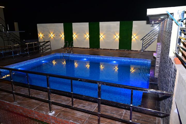 Pool 27 of 31