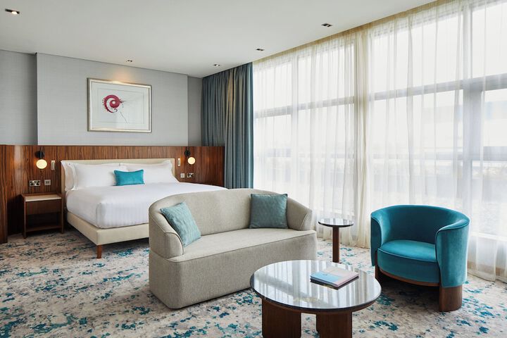 Room 32 of 65