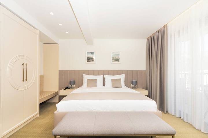 Room 14 of 30