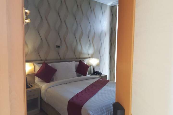 Room 14 of 43