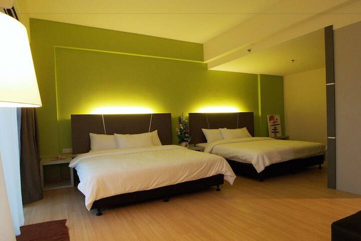 Room 6 of 51