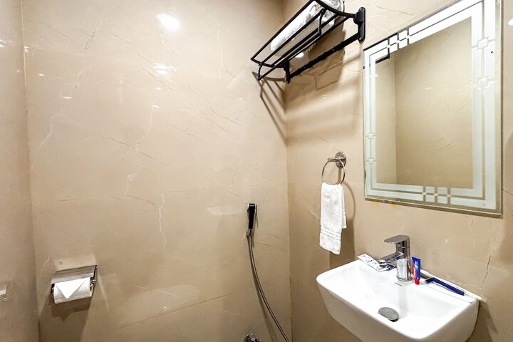 Room 48 of 59