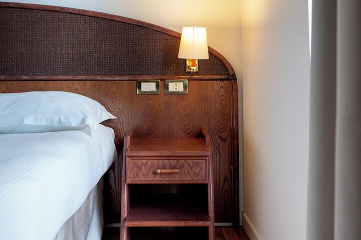 Room 7 of 27