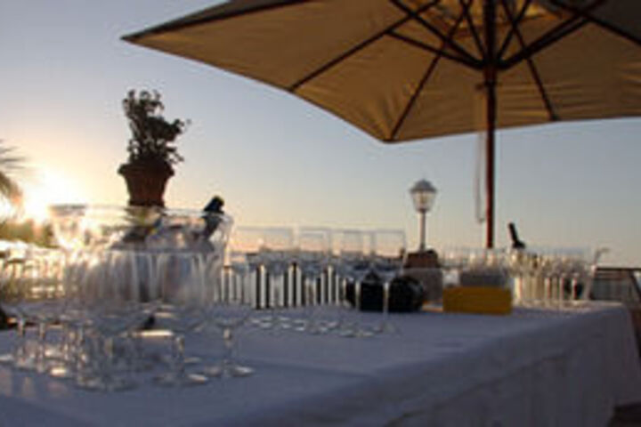 Dining 37 of 59