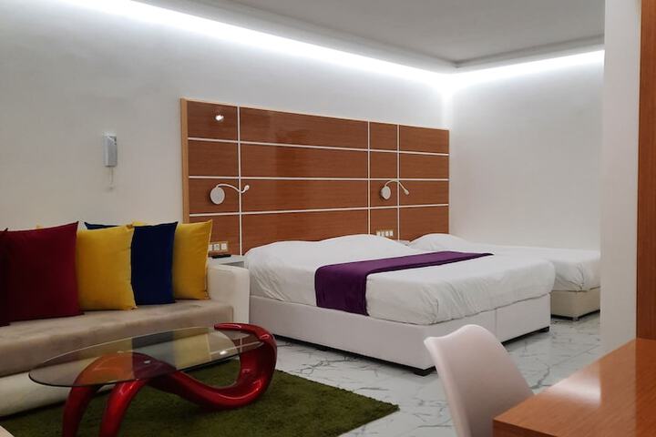 Room 12 of 28
