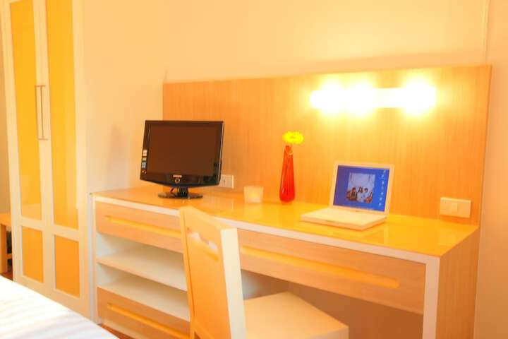 Room 26 of 34