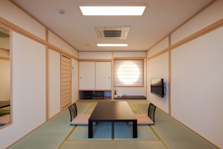 Room 14 of 146