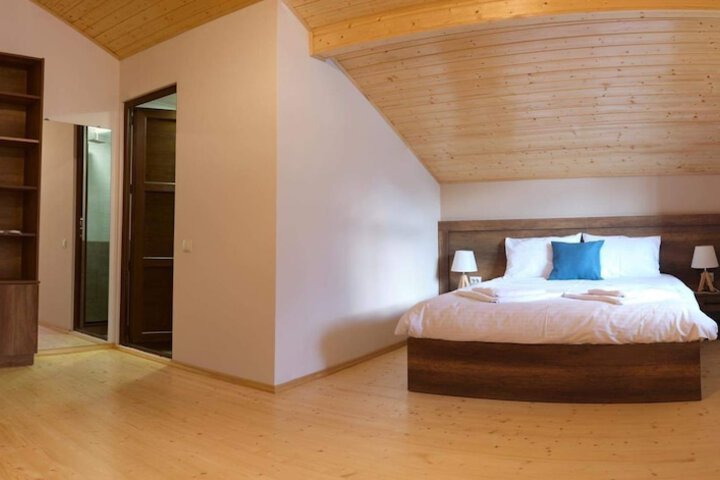 Room 15 of 59