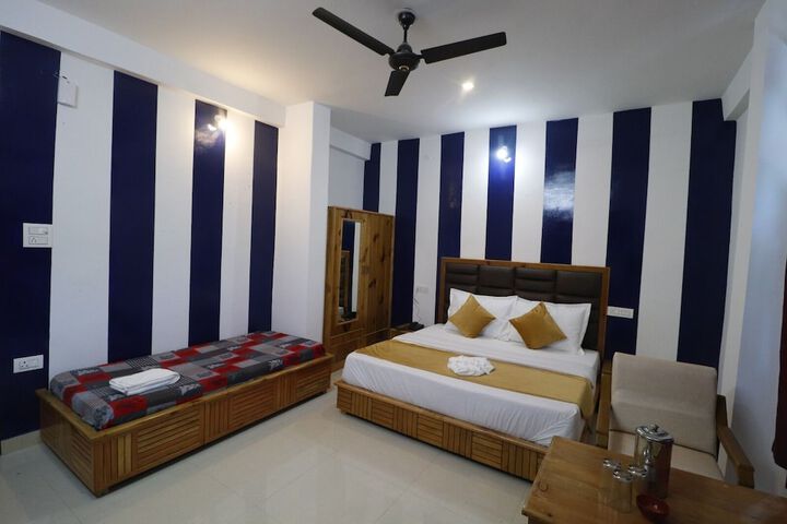 Room 3 of 6