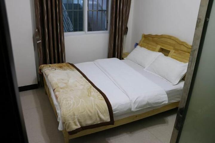 Room 120 of 142