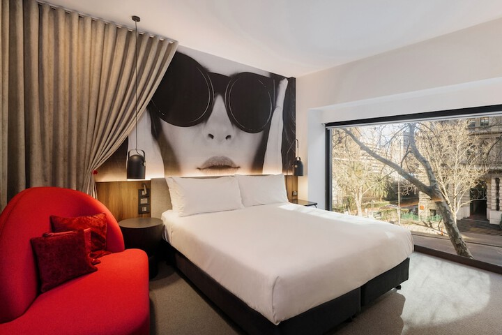Room 12 of 74