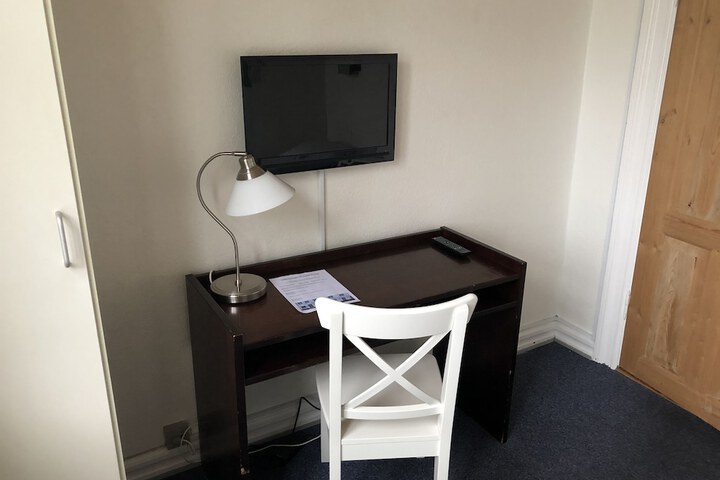 Room 32 of 59