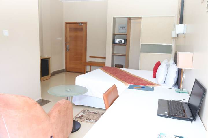 Room 8 of 38