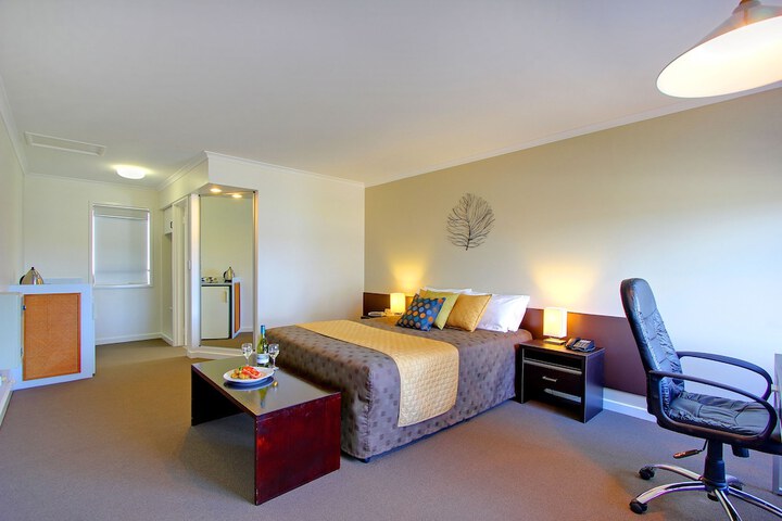 Room 4 of 41
