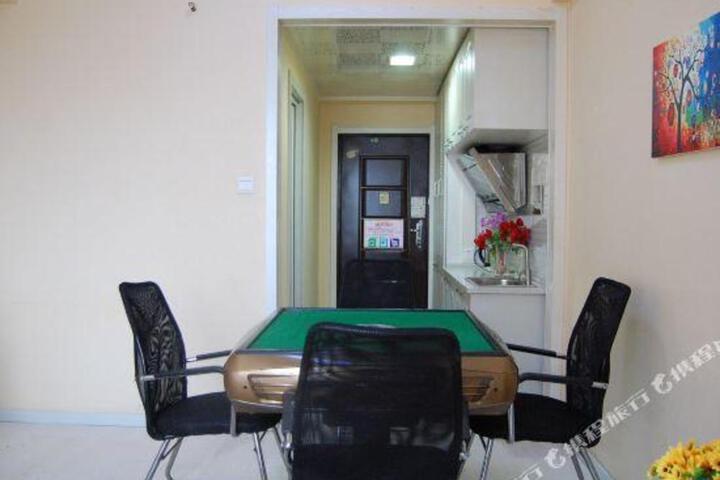 Fashion Style Theme Hotel (Fengcheng Yinzuo Apartment Branch)