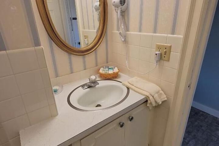 Room 158 of 206