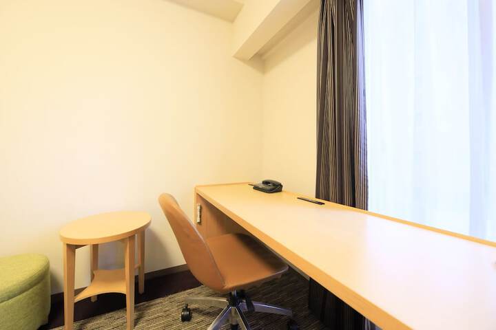 Room 12 of 177