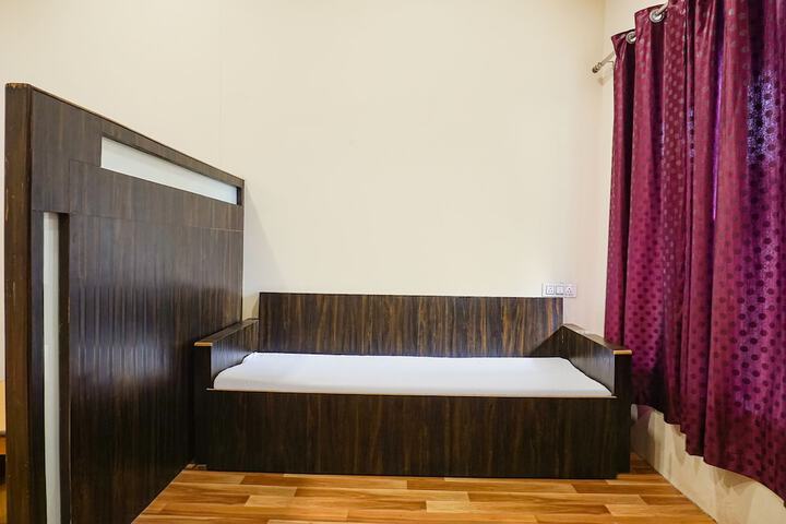 Room 13 of 41