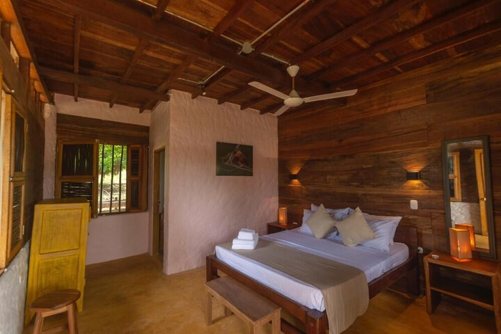 Room 9 of 36