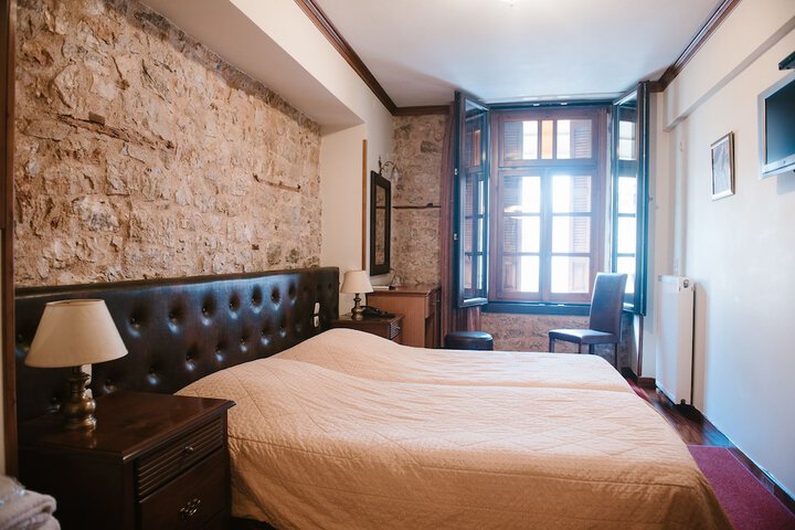 Room 2 of 16