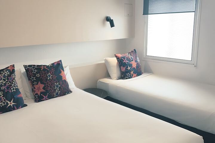 Room 11 of 39