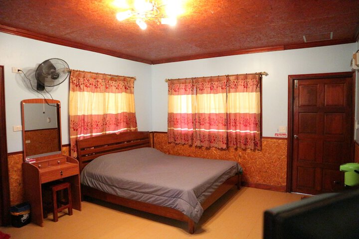Room 28 of 96