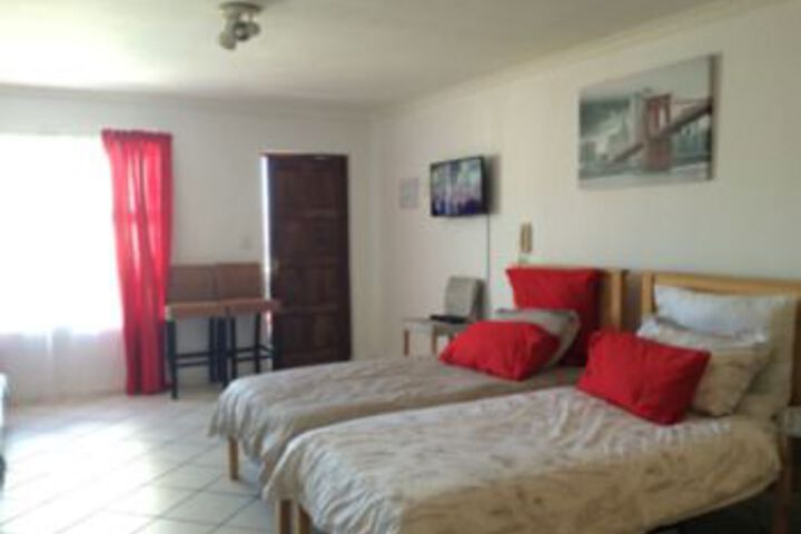 Room 7 of 16