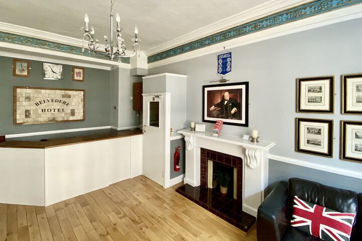 Entrance & Lobby