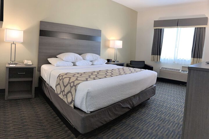 1 King Bed (7 of 11)