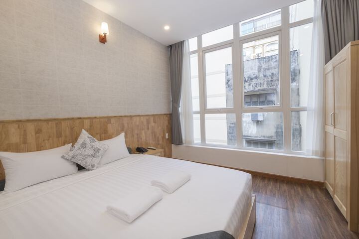 Room 2 of 37