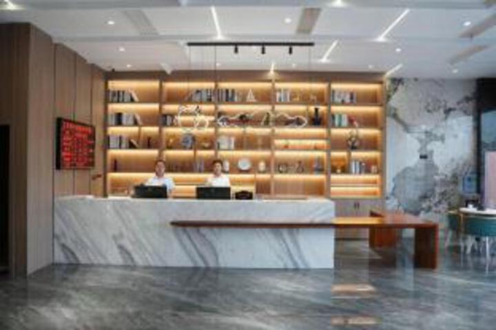 Le Méridien Grand Hotel (Jingmen North Expressway Toll Station Branch)