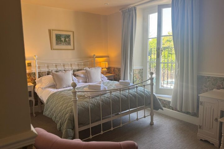 Room 3 of 116