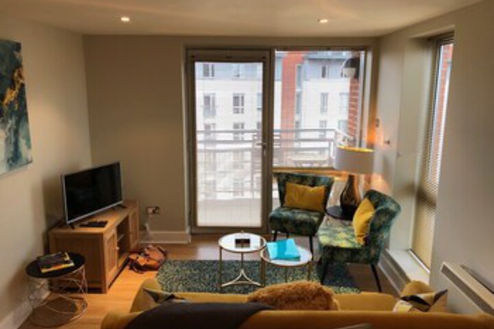 Room 7 of 18