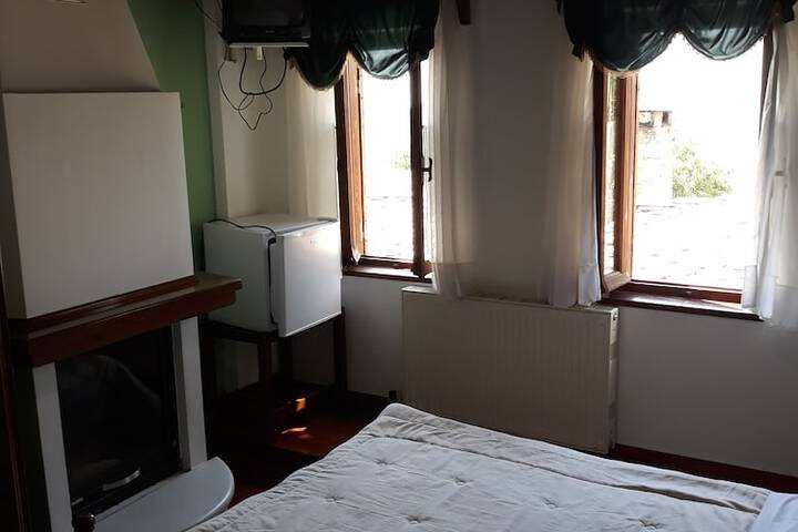 Room 13 of 46