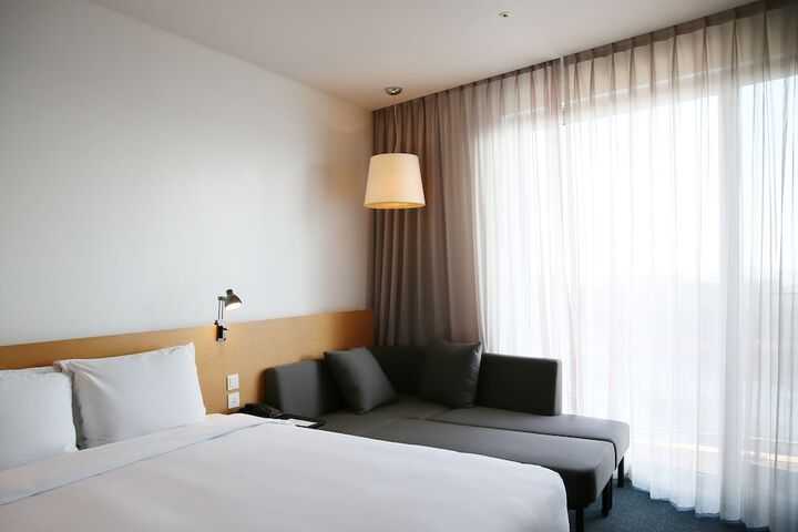 Room 47 of 161