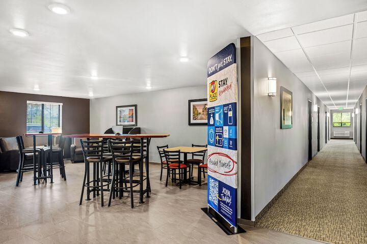 Hotel Interior 4 of 23