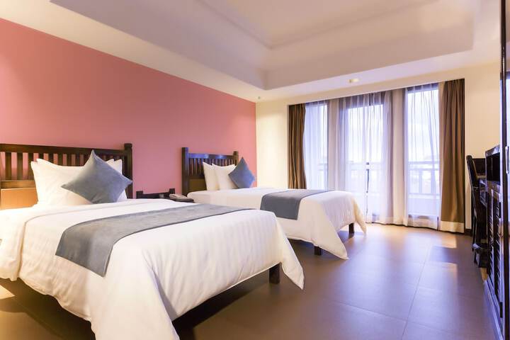 Room 25 of 132