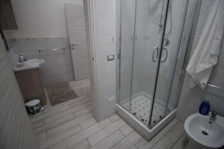 Room 4 of 23