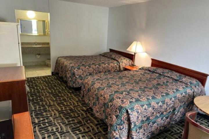 Economy 2 Double Beds (1 of 7)