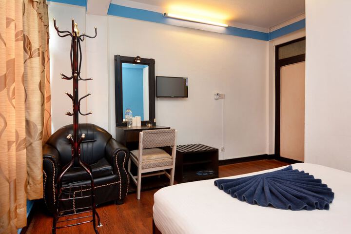 Room 18 of 34