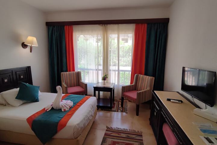Room 13 of 89