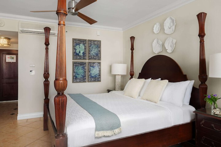 Room 145 of 280