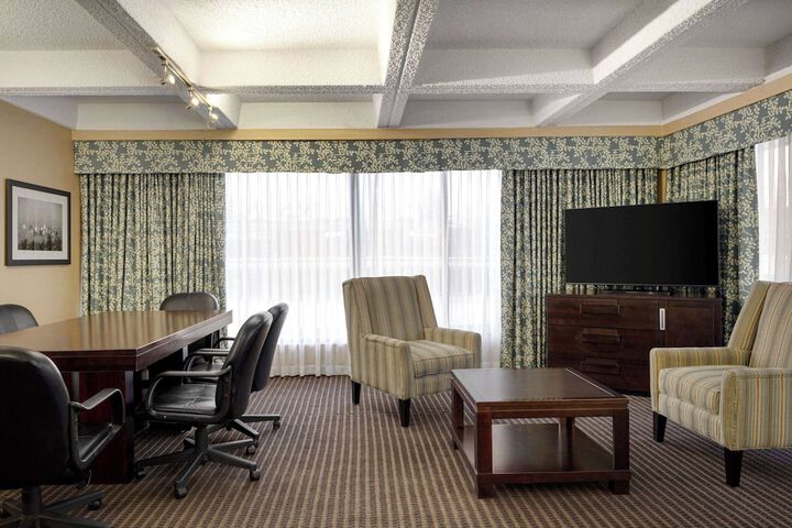 Room 17 of 66