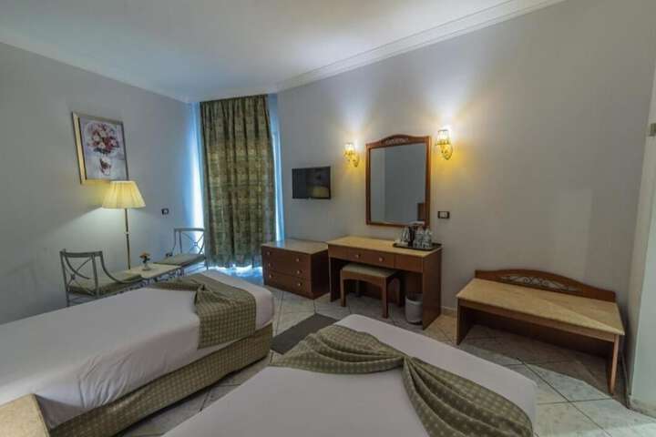 Room 7 of 40