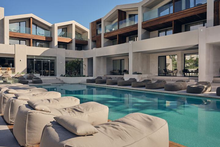Pool 84 of 183