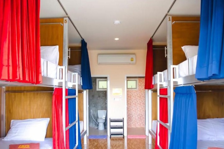 Room 25 of 62